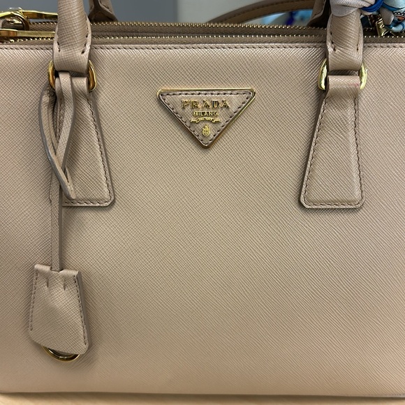 Prada saffiano bag (medium) - Picture 15 of 15